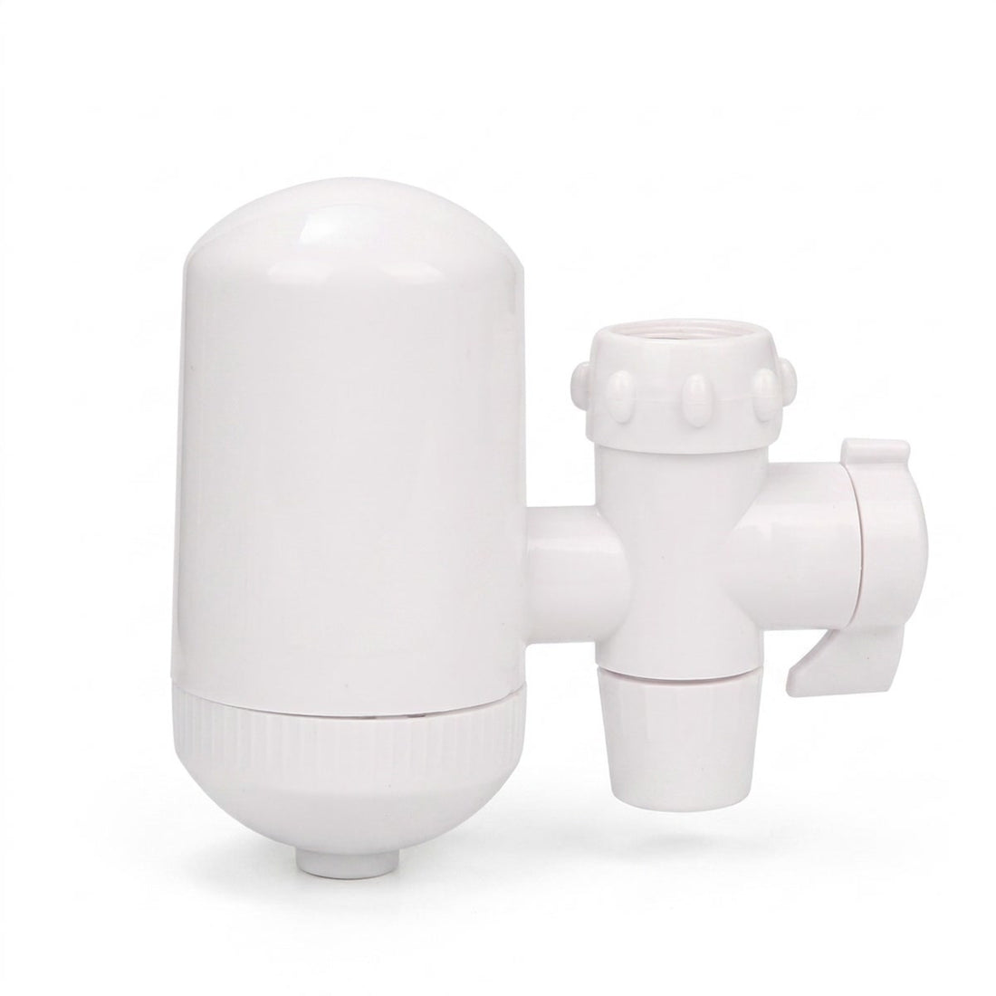 Purificador de água para torneira com pré-filtro para a pia da cozinha, vista frontal em fundo branco