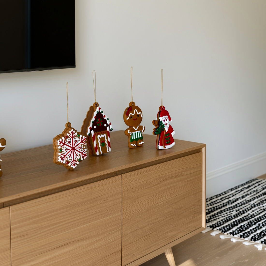 Enfeites de Natal estilo biscoito de gengibre para pendurar na árvore — foto de ambiente 2