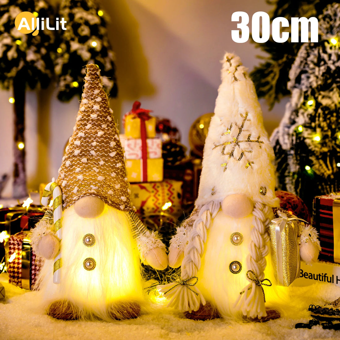 Boneco gnomo de natal sem rosto de 30 cm aceso ao lado da árvore