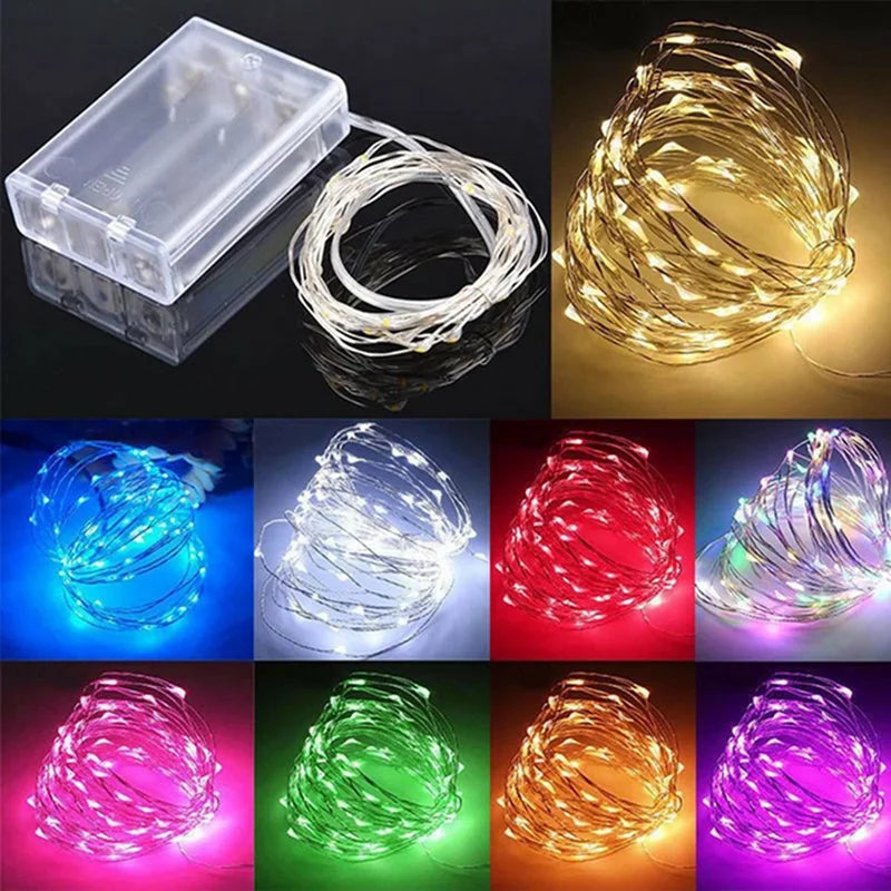 Fio de fada led de cobre aceso enrolado em galho de árvore de natal
