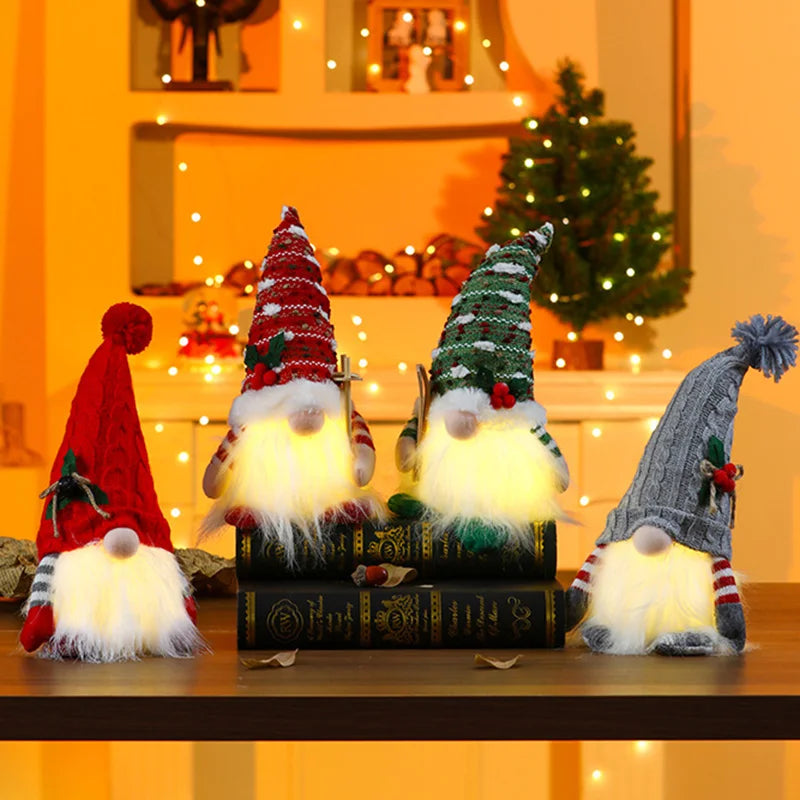 Gnomo de pelúcia de Natal de 30 cm com gorro de tricô vermelho e barba branca, aceso sobre um aparador