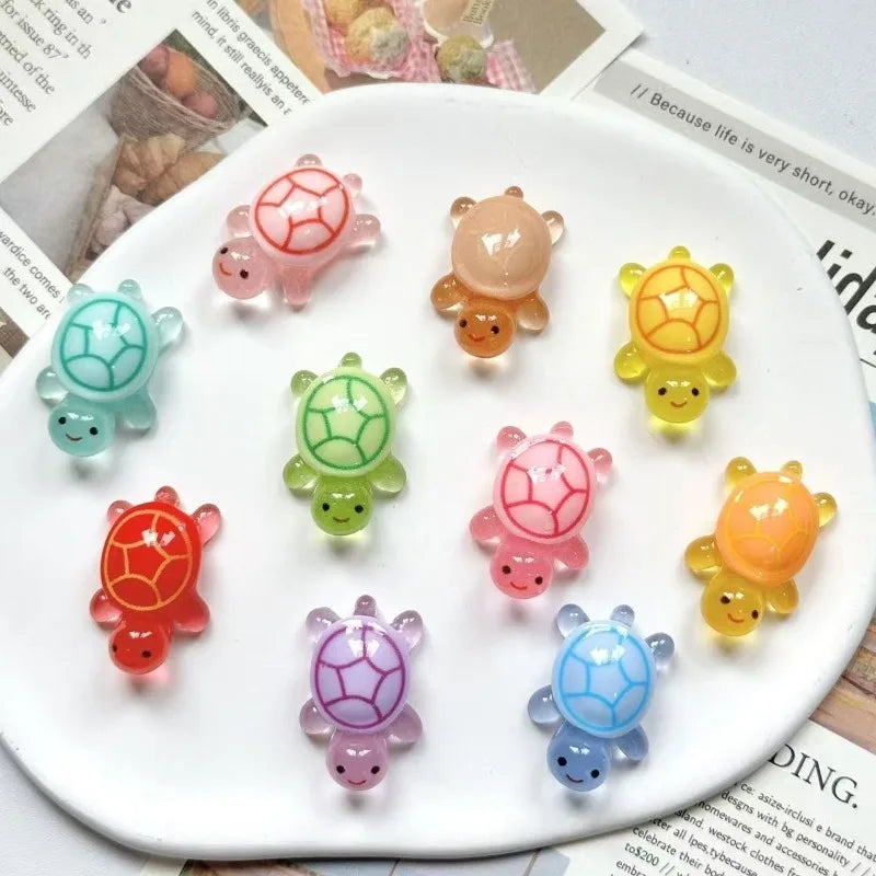 Miniaturas de tartaruga decorativa de resina brilhando em verde no escuro