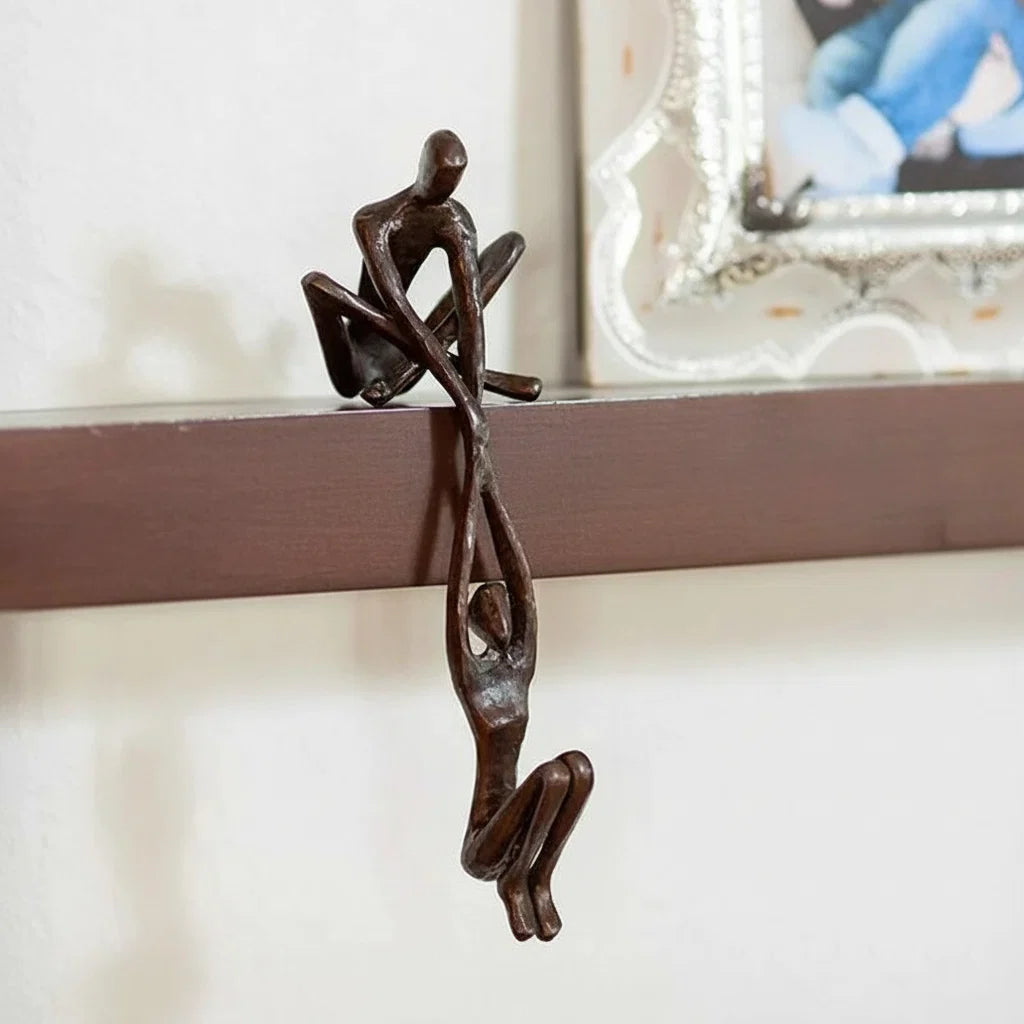 Estatueta decorativa de casal em resina, foto 4 da galeria