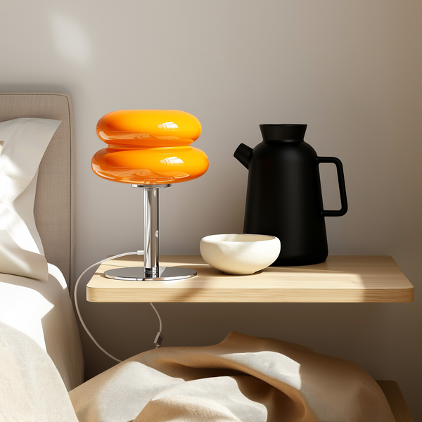 Luminária de mesa de vidro macaron laranja na mesa de cabeceira — foto de ambiente 3