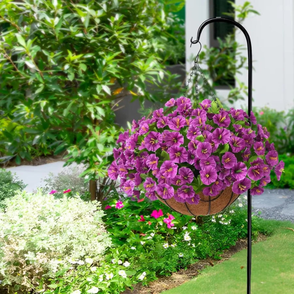 Cesta suspensa de planta artificial com flores de tecido, foto 2 da galeria